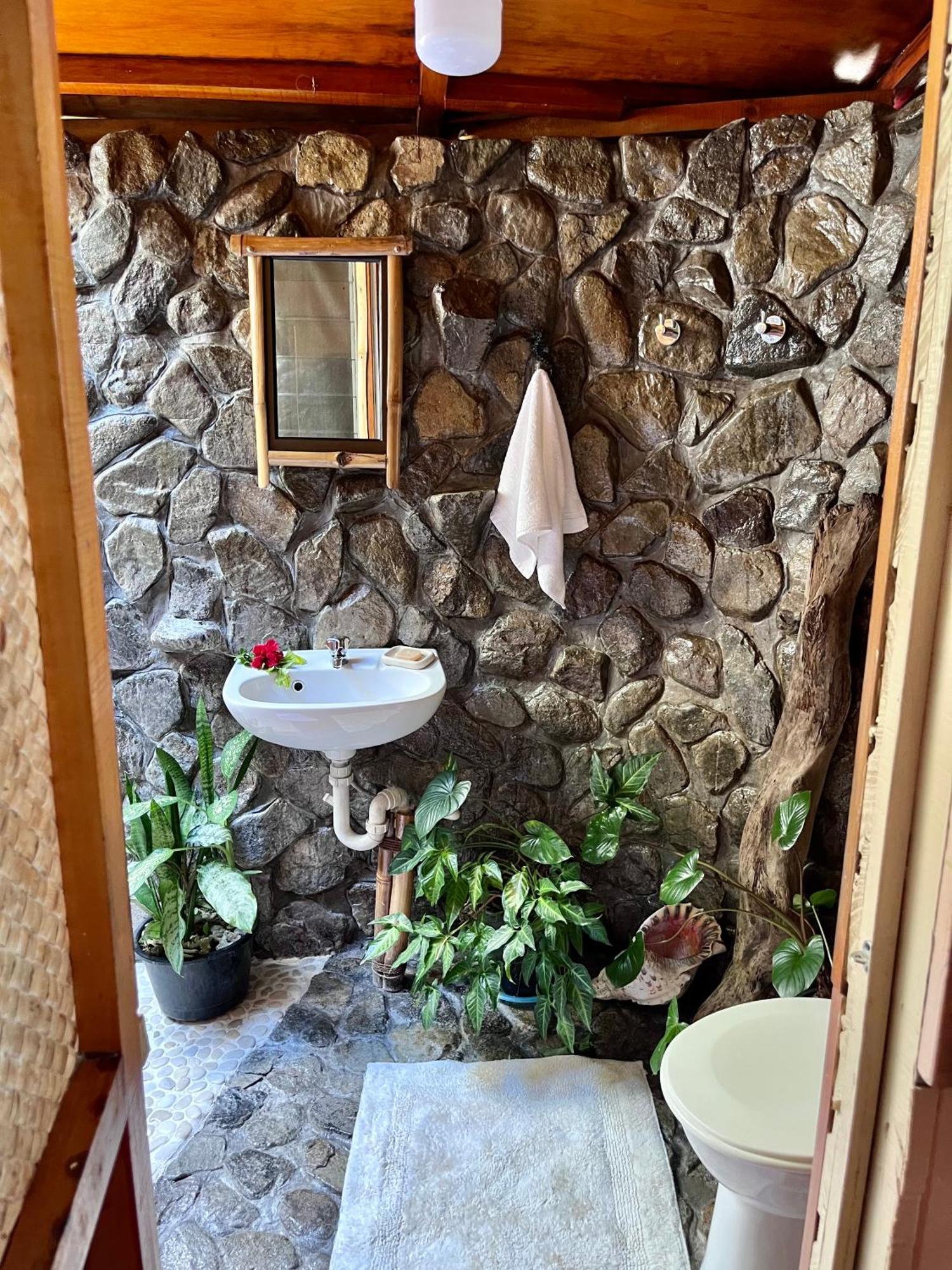 Naveria Heights Lodge Savusavu Esterno foto