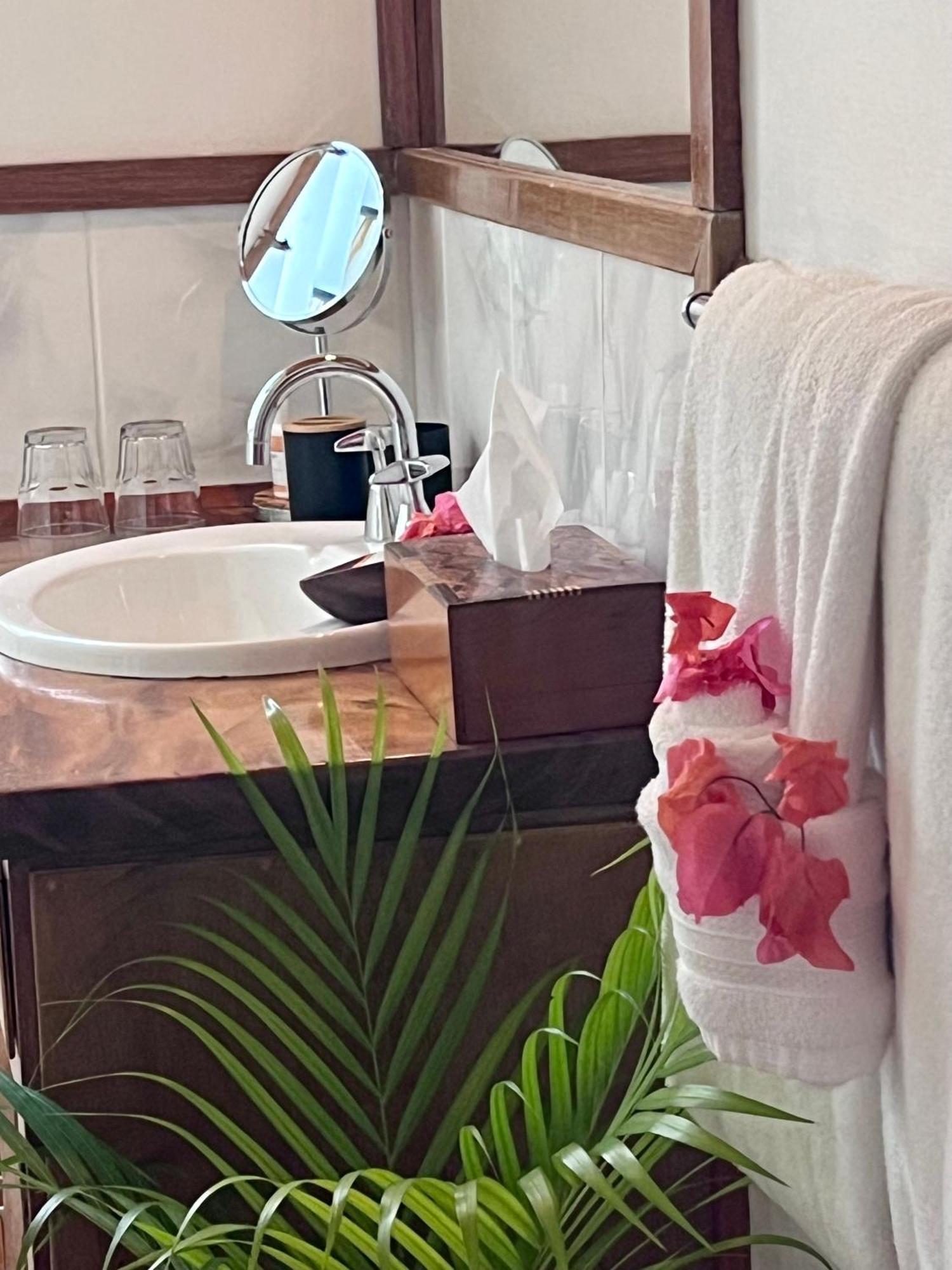 Naveria Heights Lodge Savusavu Esterno foto