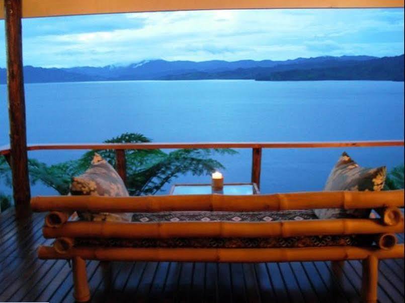 Naveria Heights Lodge Savusavu Esterno foto